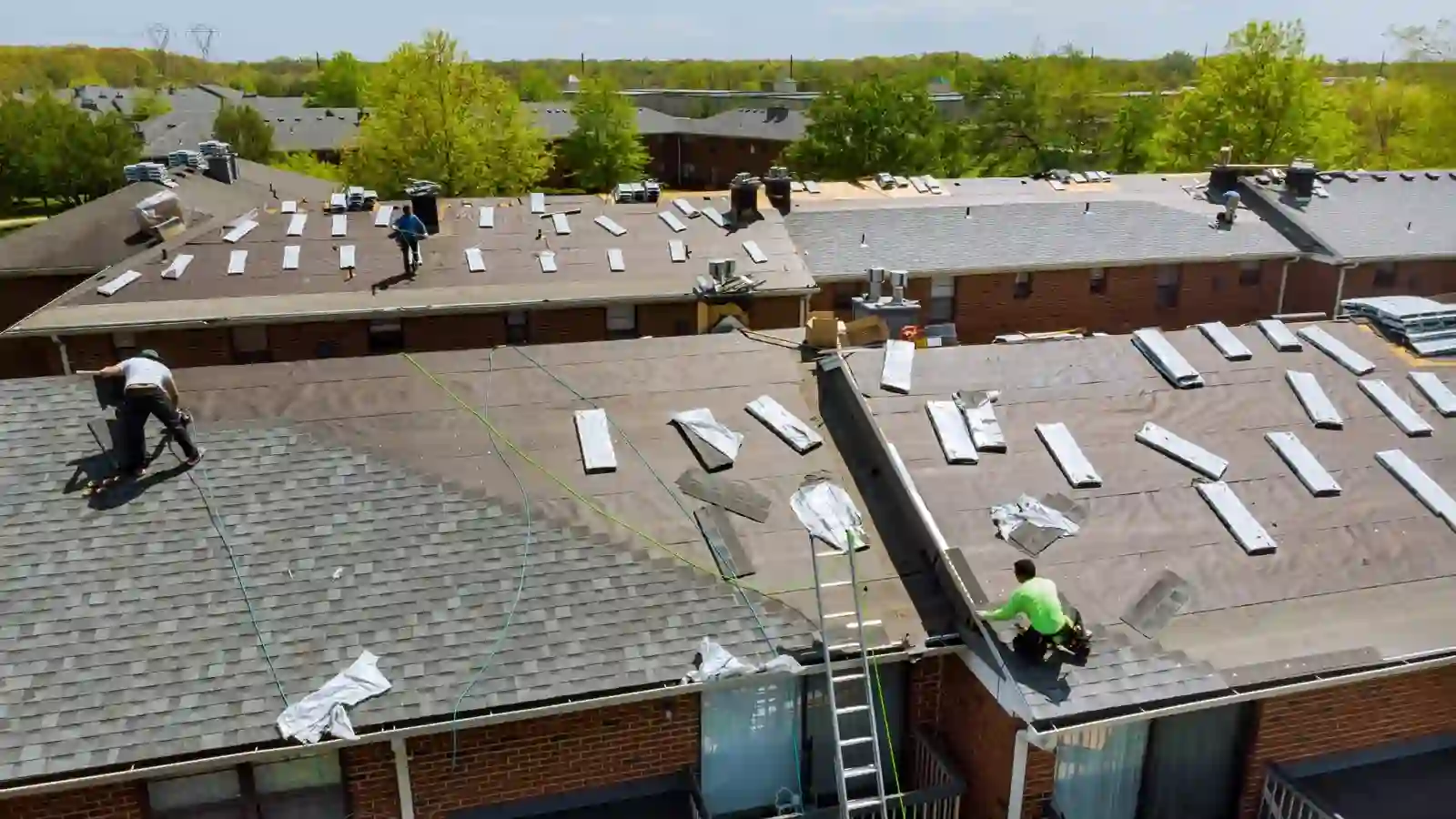 Professional roofing contractor team near me in Albany NY